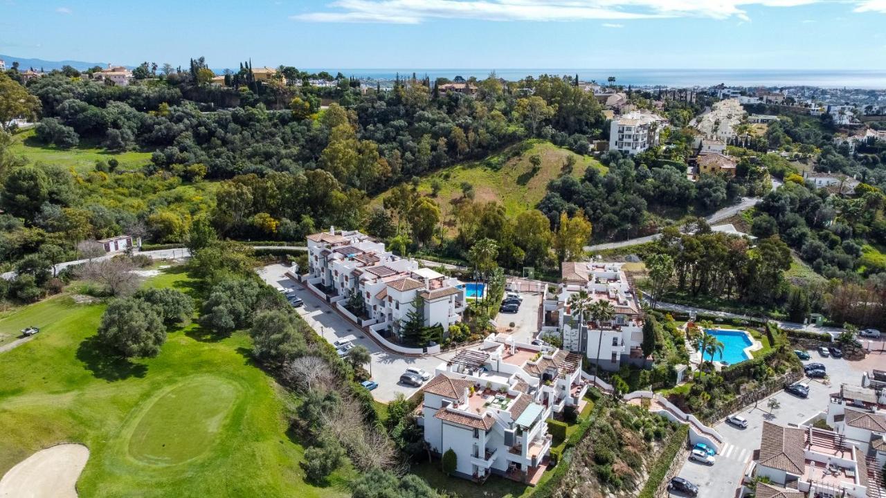El Lago De Los Arqueros 2 Bedrooms Penthouse En Benahavis Luaran gambar