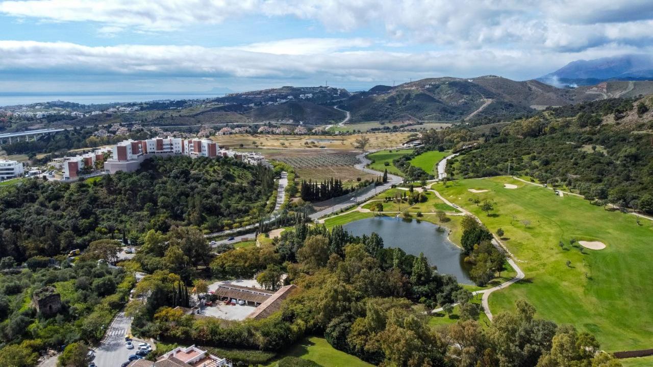 El Lago De Los Arqueros 2 Bedrooms Penthouse En Benahavis Luaran gambar